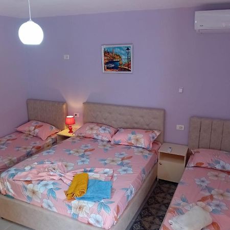 Hotel Ziku Durrës Exteriör bild
