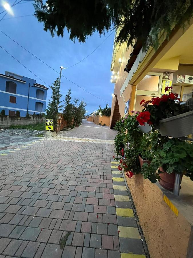 Hotel Ziku Durrës Exteriör bild
